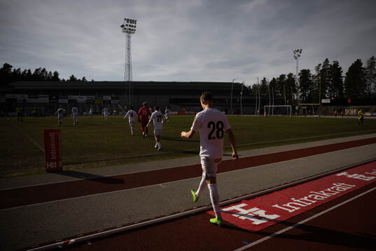 FC Stockholms spelare gör entré till andra halvlek