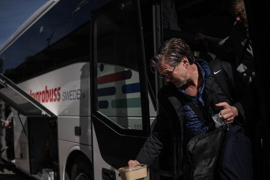 FC Stockholms tränare Rikard Norling lämnar bussen