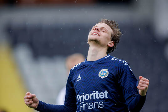 Utsiktens Fredrik Martinsson jublar