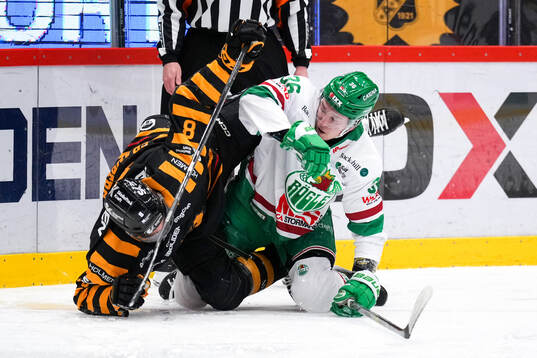 Skellefteås Petter Granberg och Rögles Axel Smeds