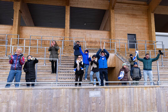 Värnamos supportrar jublar