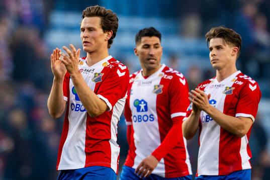 Anders Bjørntvedt Olsen and players of Lyn