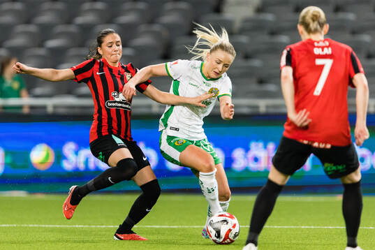 Brommapojkarnas Vera Blom och Hammarbys Anna Jøsendal