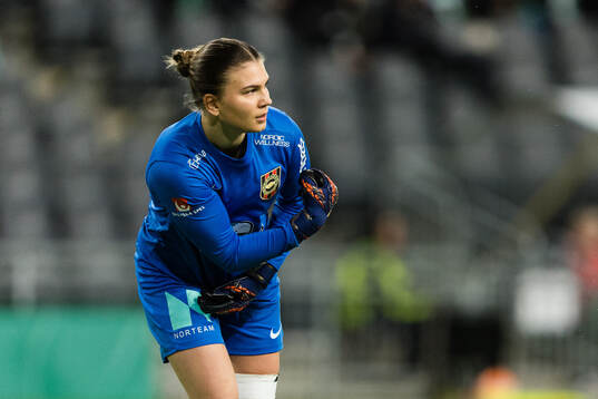 Brommapojkarnas målvakt Anna Aurora Koivunen