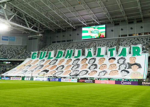 Hammarbys supportrar med ett TIFO innan fotbollsmatchen i
