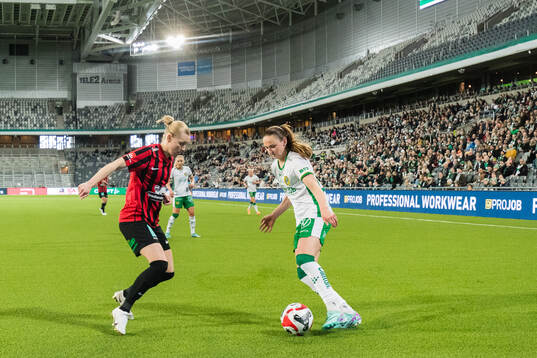 Brommapojkarnas Sara Olai och Hammarbys Vilde Hasund