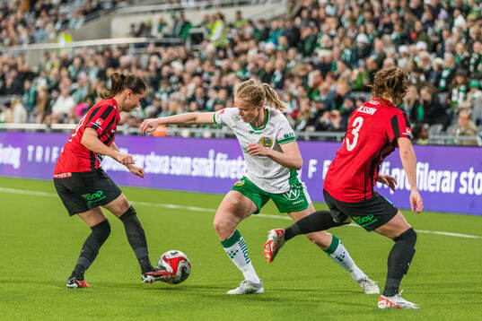 Brommapojkarnas Vera Blom, Hammarbys Julie Blakstad och