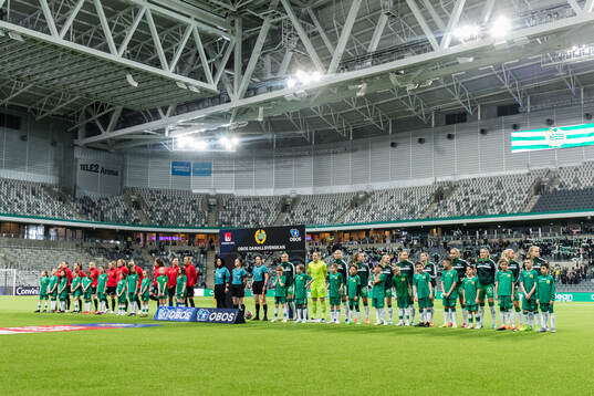 Brommapojkarnas spelare , domarteamet och Hammarbys spelare