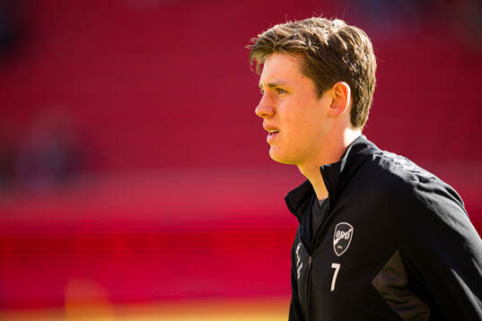 Filip Rønningen Jørgensen of Odd warms up