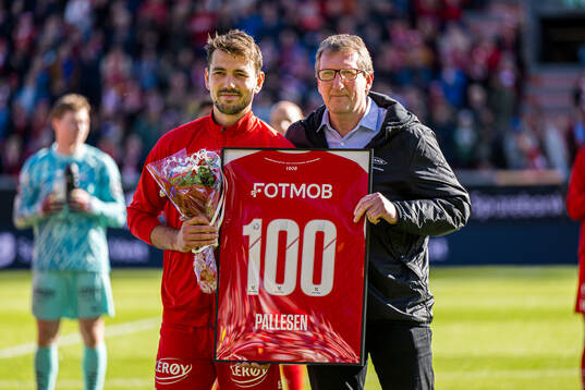 Fredrik Pallesen Knudsen of Brann and Per-Ove Ludvigsen,