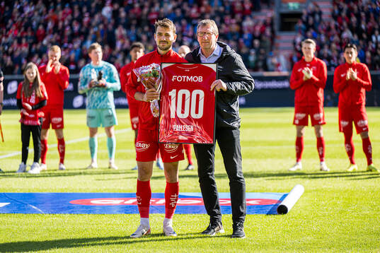 Fredrik Pallesen Knudsen of Brann and Per-Ove Ludvigsen,
