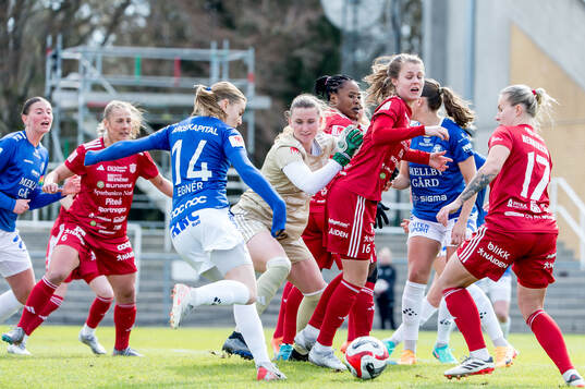 Trelleborgs Alice Egnér och Piteås målvakt Samantha