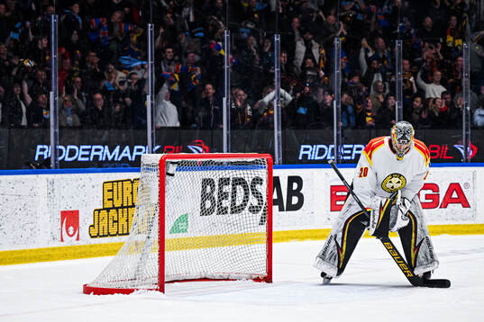 Brynäs målvakt Damian Clara deppar