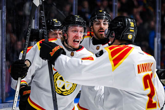 Brynäs Oliver Tärnström jublar