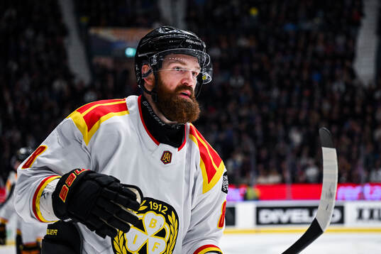 Brynäs Jordie Benn jublar