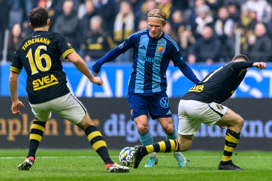 Djurgårdens Tobias Gulliksen, och AIKs Benjamin Tiedemann