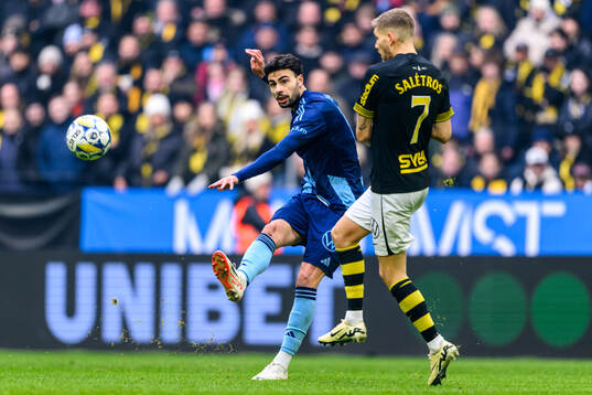 Djurgårdens Deniz Hummet och AIKs Anton Salétros