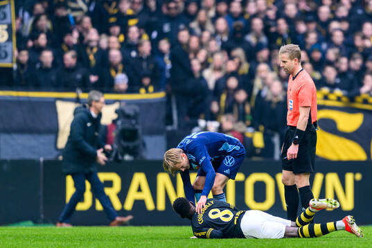 Djurgårdens Oskar Fallenius och AIKs Ismaila Coulibaly
