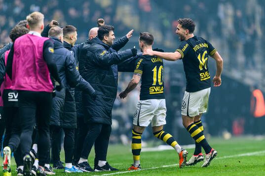AIKs Bersant Celina och Benjamin Tiedemann Hansen jublar