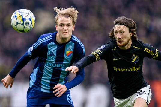 Djurgårdens Oskar Fallenius och AIKs Axel Björnström