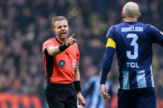 Domare Glenn Nyberg och Djurgårdens Marcus Danielson