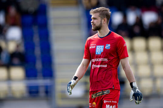 Norrbys målvakt Victor Astor  fotbollsmatchen i Ettan