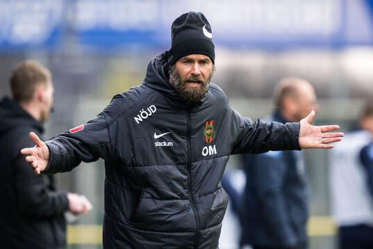 Brommapojkarnas tränare Olof Mellberg reagerar