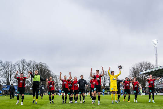 Brommapojkarnas spelare jublar