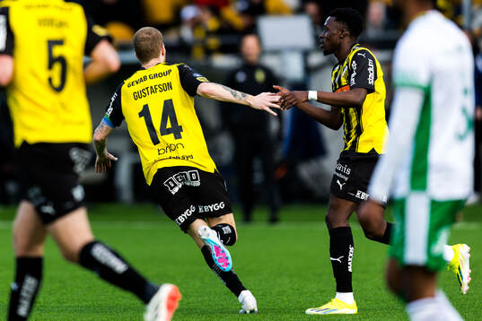 Häckens Simon Gustafson jublar