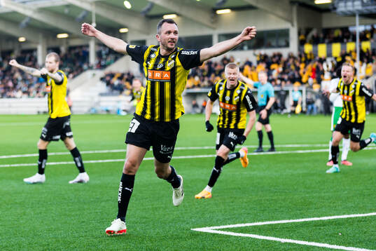 Häckens Even Hovland jublar