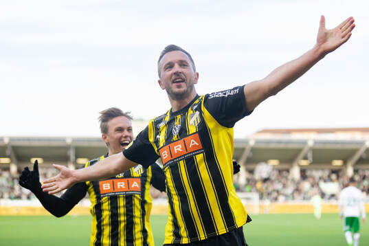 Häckens Even Hovland jublar