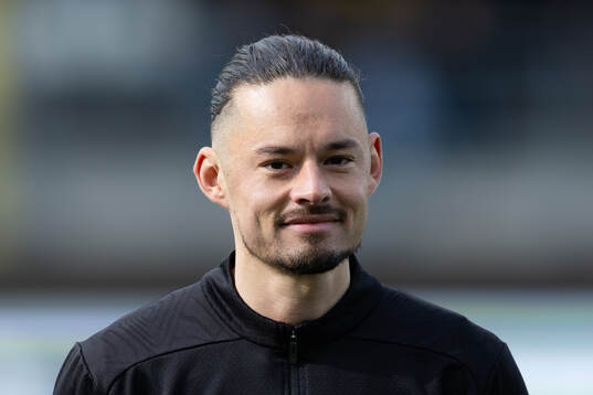 Häckens Amor Layouni innan fotbollsmatchen i Allsvenskan