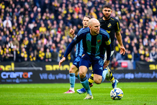 Djurgårdens Marcus Danielson och AIKs Omar Faraj