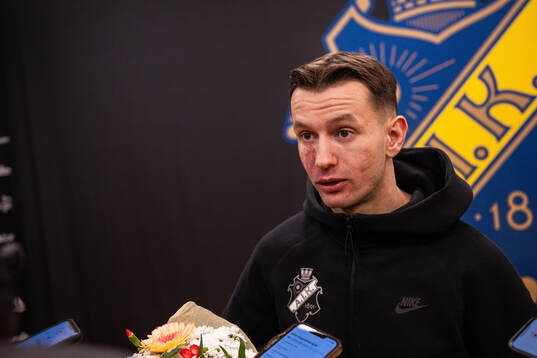 AIKs Bersant Celina i mixade zonen