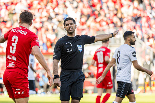 Mohammad Usman Aslam, referee