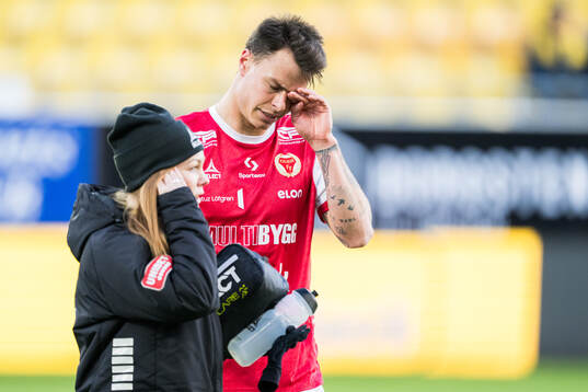 Kalmars Melker Hallberg har ont och deppar