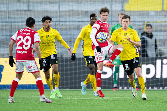 Kalmars Jacob Trenskow och Elfsborgs Andri Fannar Baldursson