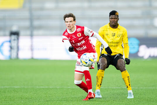 Kalmars Jacob Trenskow och Elfsborgs Terry Yegbe