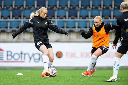 Häckens Lisa Löwing och Johanna Fossdalsá Sørensen på