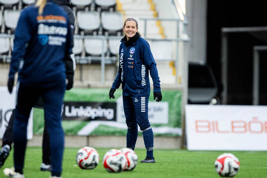 Linköpings Emma Lennartsson på uppvärmningen