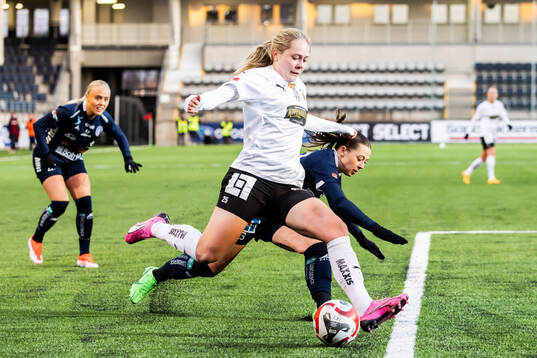 Häckens Alice Bergström och Linköpings Cornelia Kapocs