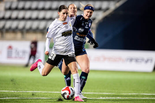 Häckens Clarissa Larisey och Linköpings Emma Östlund