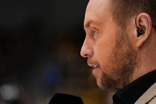 Tv4’s expert Johan Edlundunder final två i SHL mellan