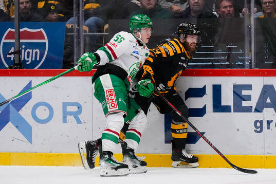 Rögles Adam Engström och Skellefteås Oscar Lindberg