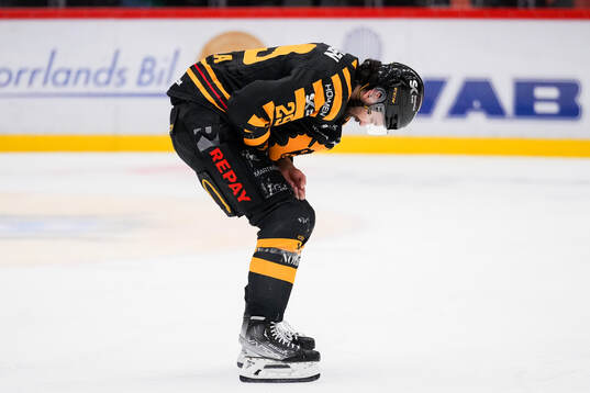 Skellefteås Dylan Sikura utgår skadad
