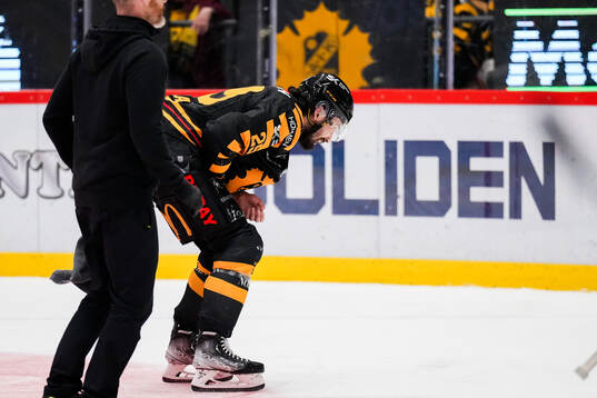Skellefteås Dylan Sikura utgår skadad