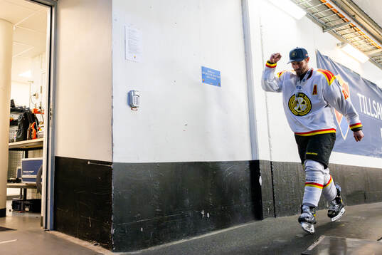Brynäs Anton Rödin jublar