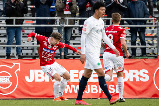 Degerfors Gustav Lindgren jublar