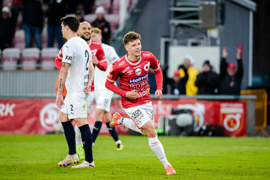 Degerfors Gustav Lindgren jublar