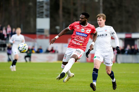 Degerfors Nasiru Moro och Helsingborgs Taylor Silverholt